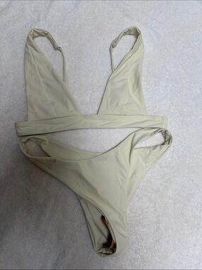 Minimal V-Neck Bikini Set in Light Beige